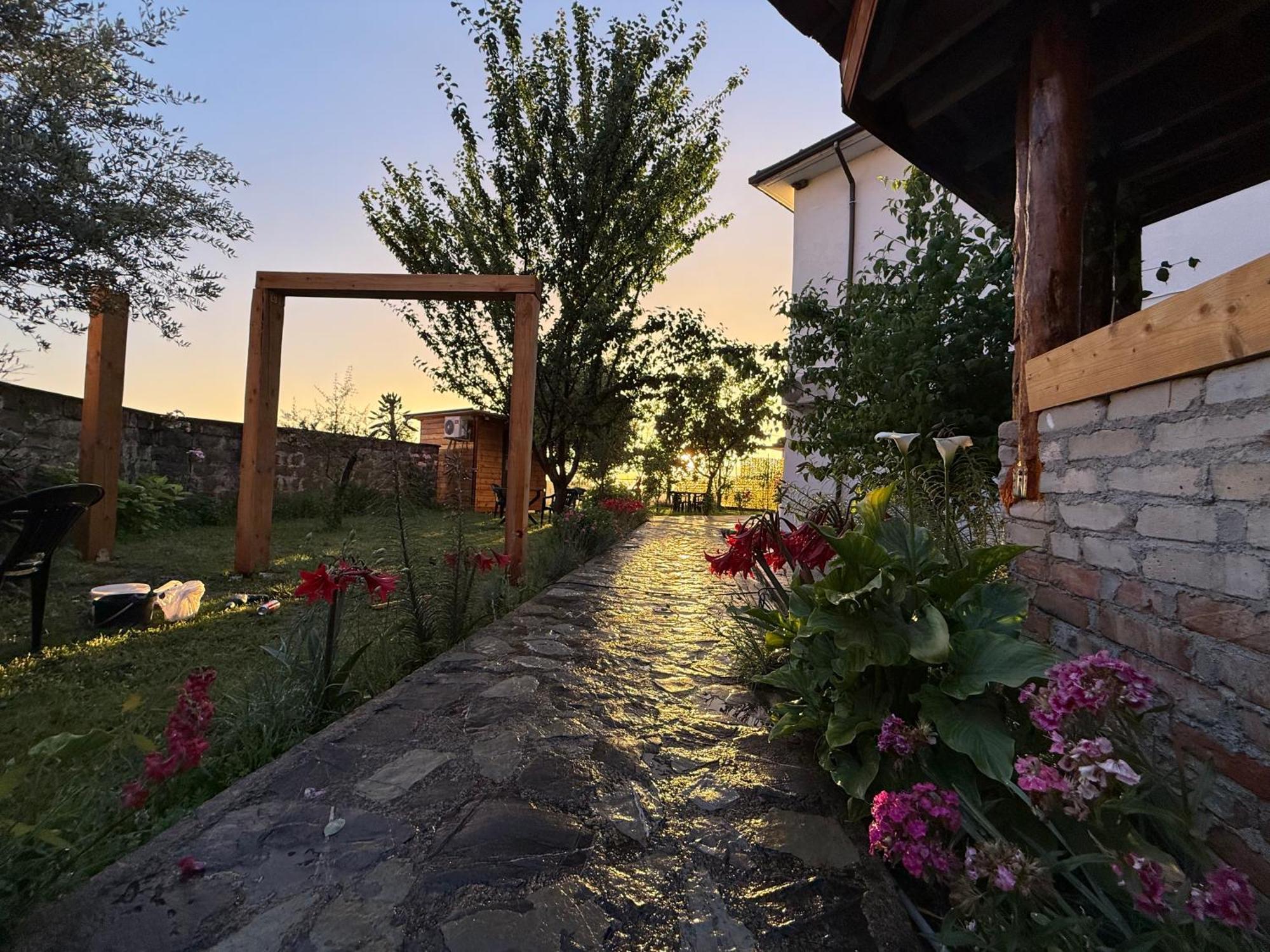 Meti Guest House Kruje Exterior photo